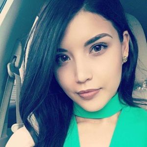 Meet your Posher, Mayra